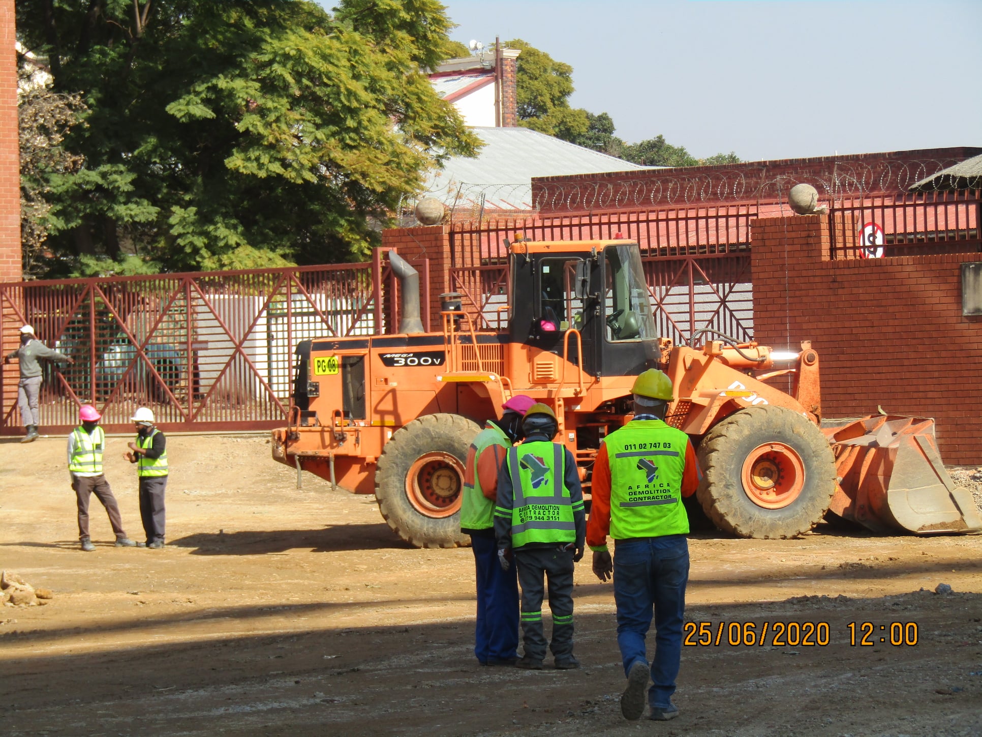 We do demolitions across Twsane